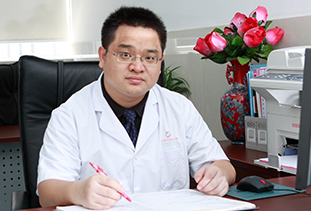 文衛鋒 主治醫師